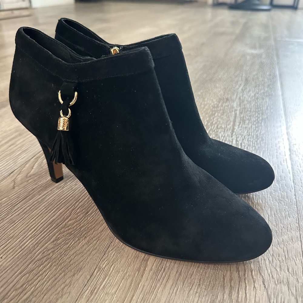 Vince Camuto Vecka Black Suede Heeled Bootie Size 9.5 M - Picture 2 of 14